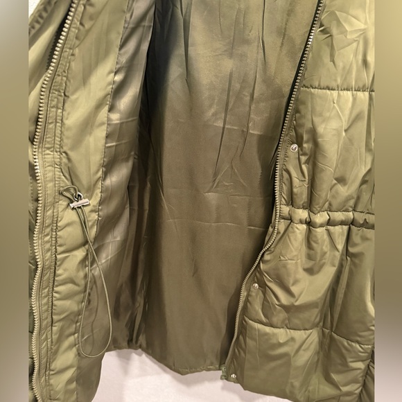 Olive Green Puffer Vest - Picture 8 of 8